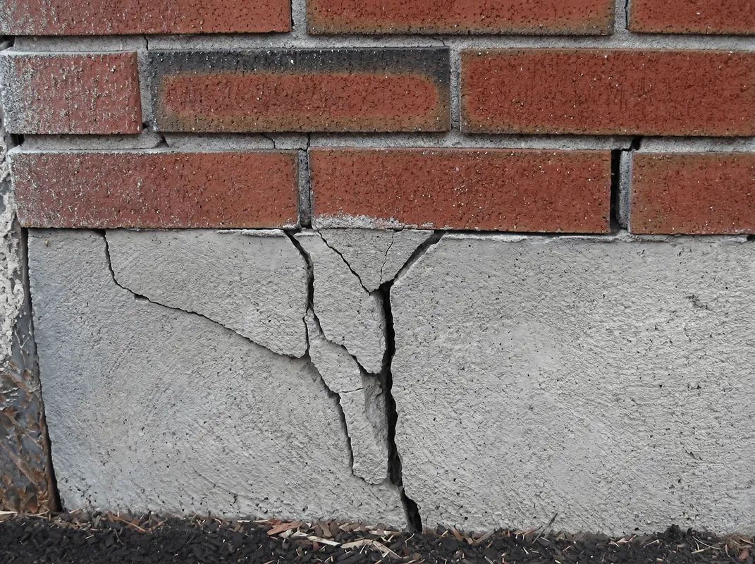 Concrete foundation with serious structural damage in Orlando, FL